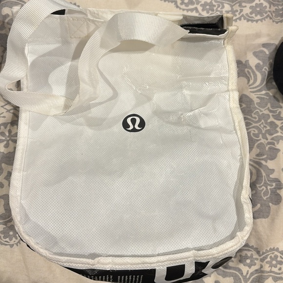 Lululemon run pant. Size 12 - Picture 5 of 6